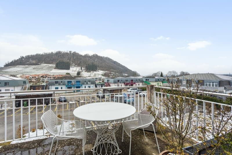 Exceptionnel appartement avec balcon et vue dégagée sur les Alpes (5)