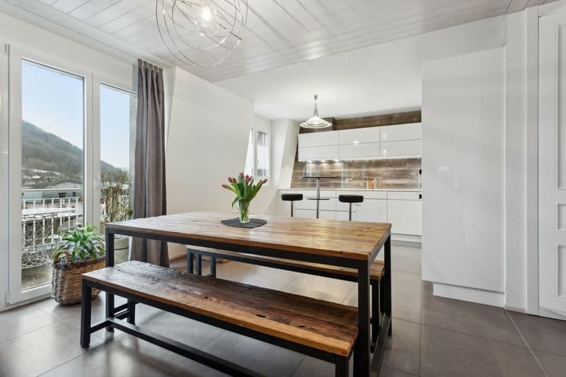 Exceptionnel appartement avec balcon et vue dégagée sur les Alpes (1)
