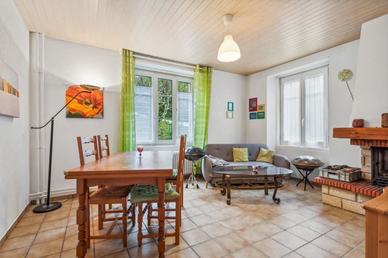 Maison de maitre de 2 appartements idéalement située au Locle (7)