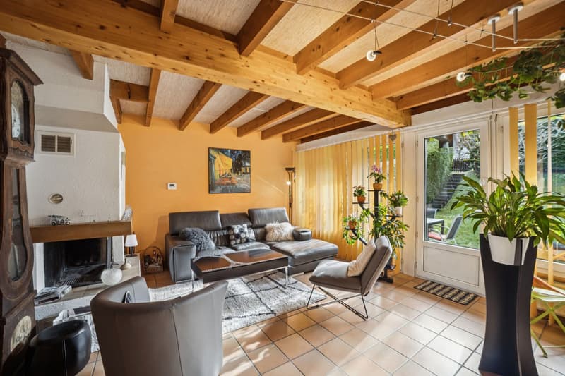 Charmante maison familiale avec jardin et 2 garages box ! (5)