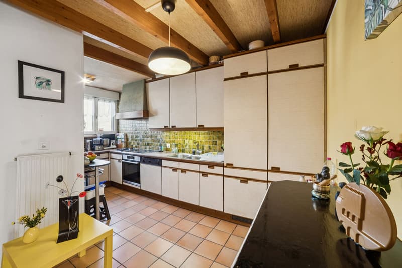 Charmante maison familiale avec jardin et 2 garages box ! (6)