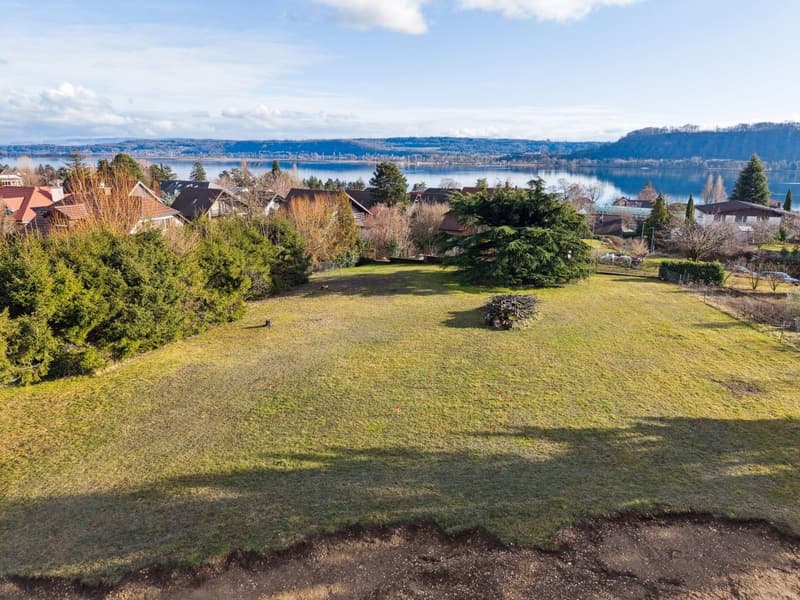 Terrain à bâtir d'~705 m² avec projet de construction personnalisable (1)