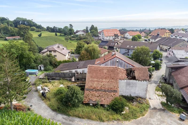 Terrain avec fort potentiel de développement - situation idéale (2)