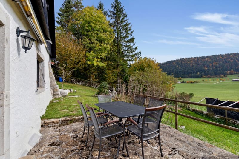 Ferme authentique Neuchâteloise en bordure de champs (7)