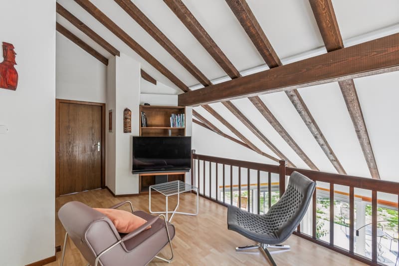 Superbe villa individuelle avec un beau jardin et 2 garages box (13)
