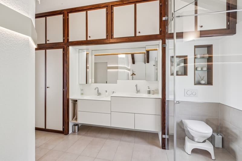 Superbe villa individuelle avec un beau jardin et 2 garages box (8)