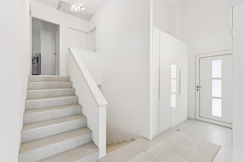 Belle villa individuelle rénovée avec jardin et garage box (10)