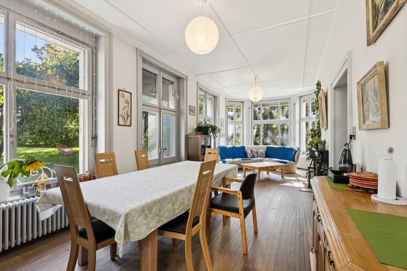 Elégante maison de Maître composée de 3 appartements offrant 2 box à c (2)