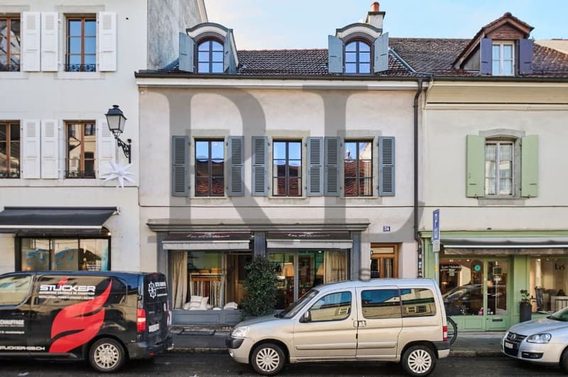 ARCADE COMMERCIALE DANS LE VIEUX CAROUGE, À GENÈVE