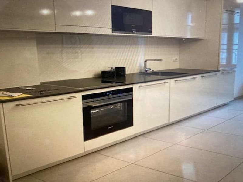 Elegant 3-Room Apartment on Rue du Rhône, Geneva – Available Immediately (4)