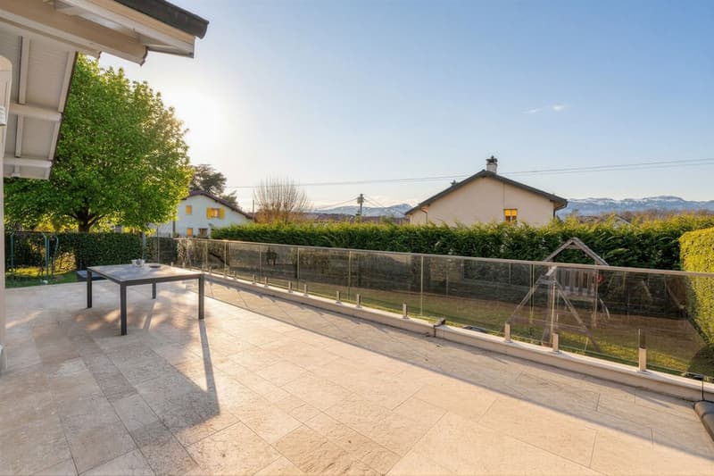 Première habitation - Terrasse avec vue Jura