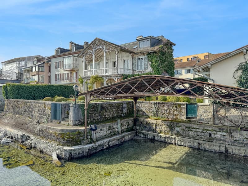 Co-Exclusivité: Maison de charme pieds dans l'eau, avec port privé (2)