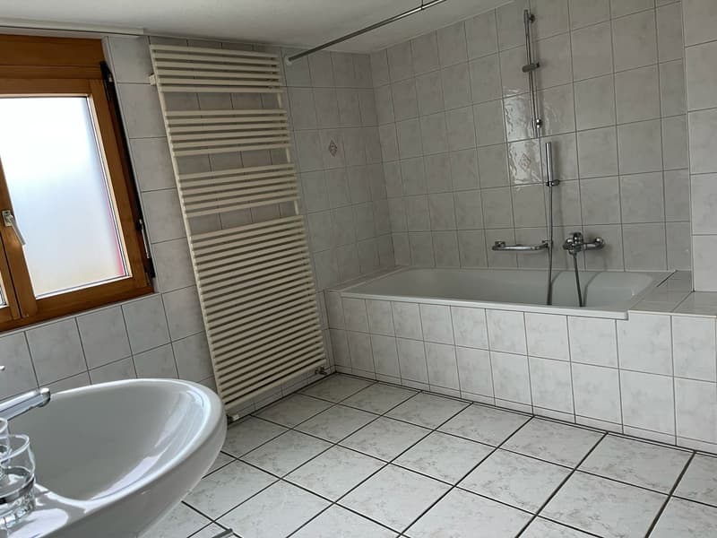 Bel appartement- duplex 5.5 pièces de 135 m2 avec jardin à Vicques (6)