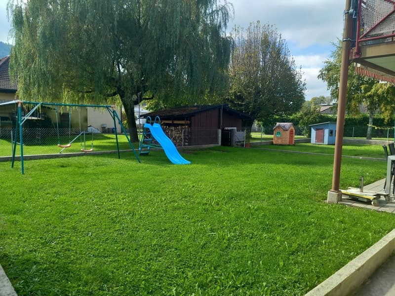 Bel appartement- duplex 5.5 pièces de 135 m2 avec jardin à Vicques (2)