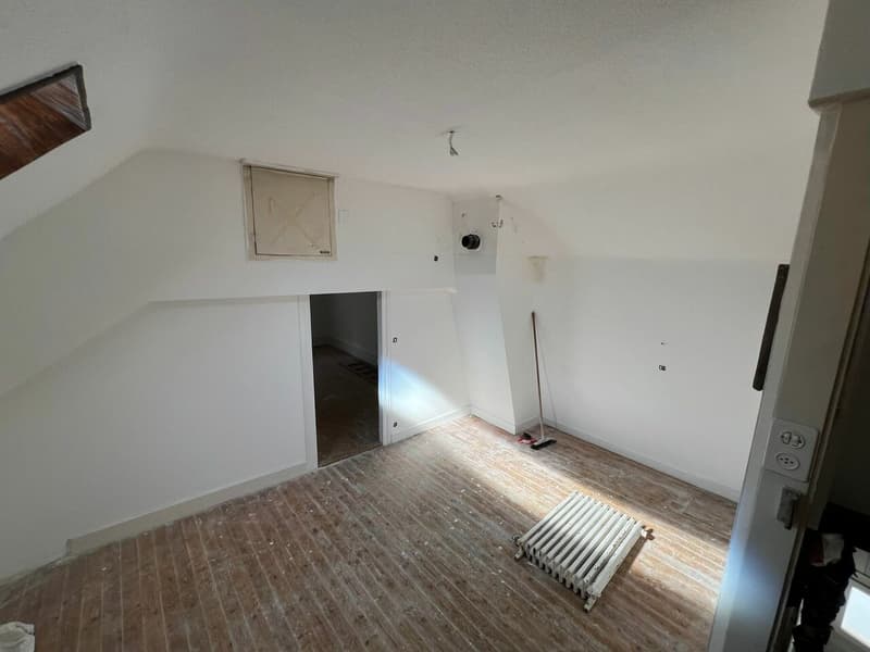 Maison à rénover avec possibilité de créer plusieurs appartements (3)