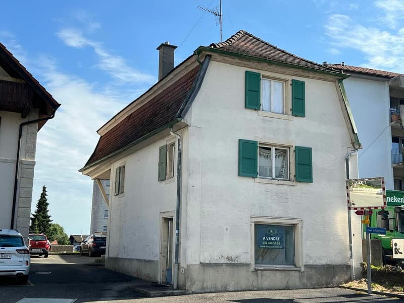 Maison à rénover avec possibilité de créer plusieurs appartements (1)
