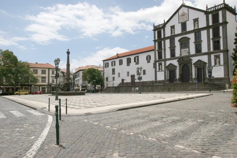 Immeuble historique au coeur de Funchal (1)