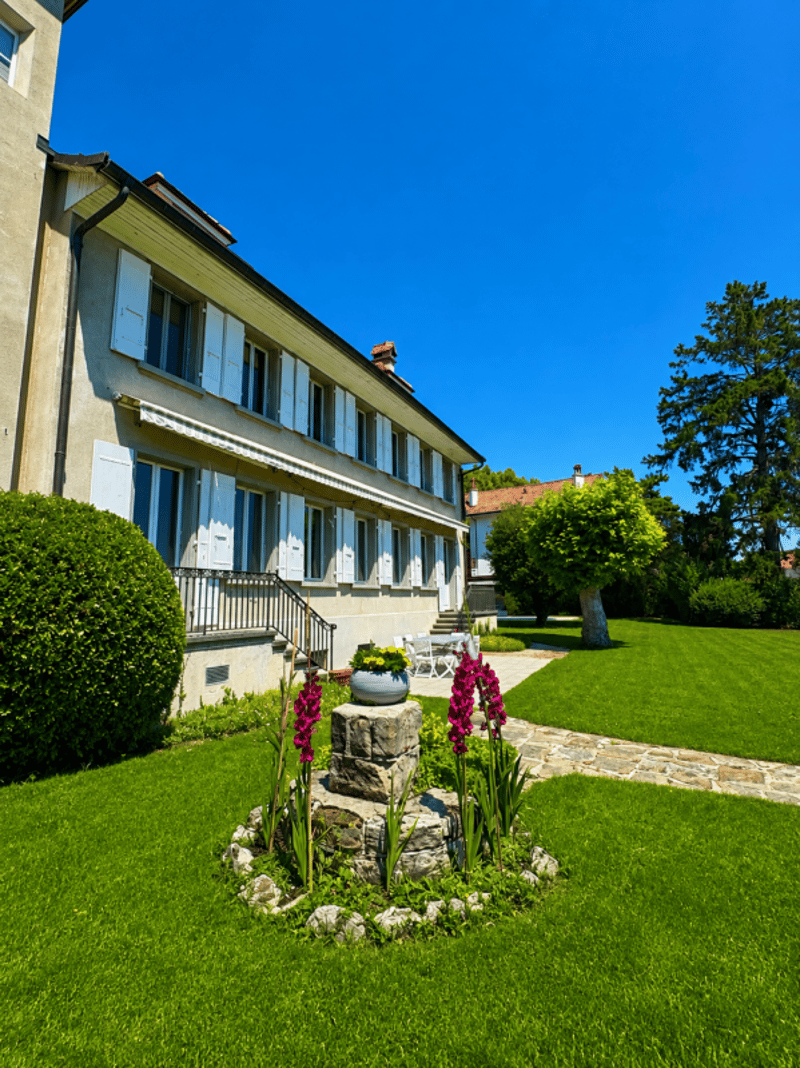 Exceptionnelle Propriété pieds-dans-l'eau à Nyon (5)