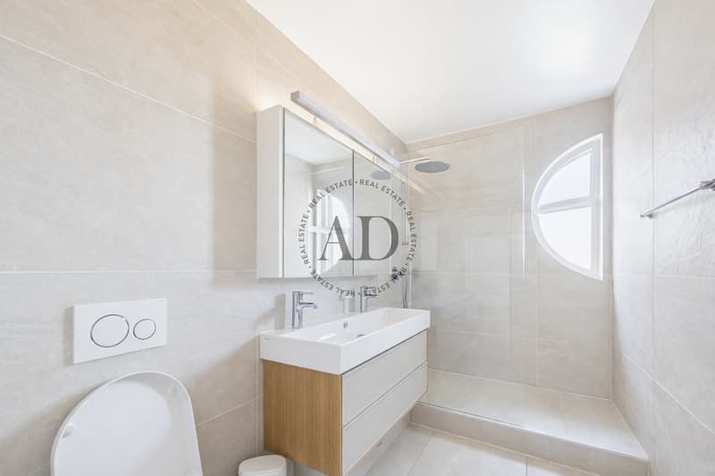 EXCLUSIVITE - Grand appartement lumineux en étage élevé (8)