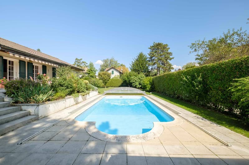 Maison individuelle avec piscine à Meinier - en exclusivité (1)