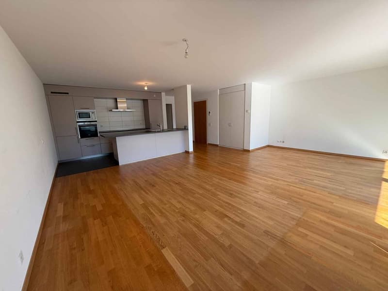 Nouveau ! Bel appartement traversant en exclusivité (5)