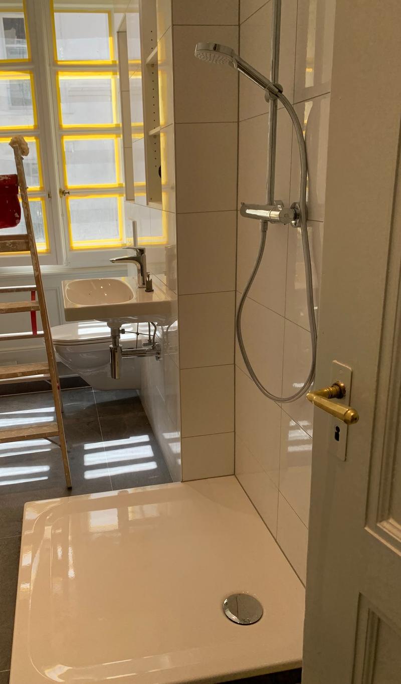 Superbe appartement rénové, offrant un cadre lumineux et spacieux, idéal pour une famille, (2)