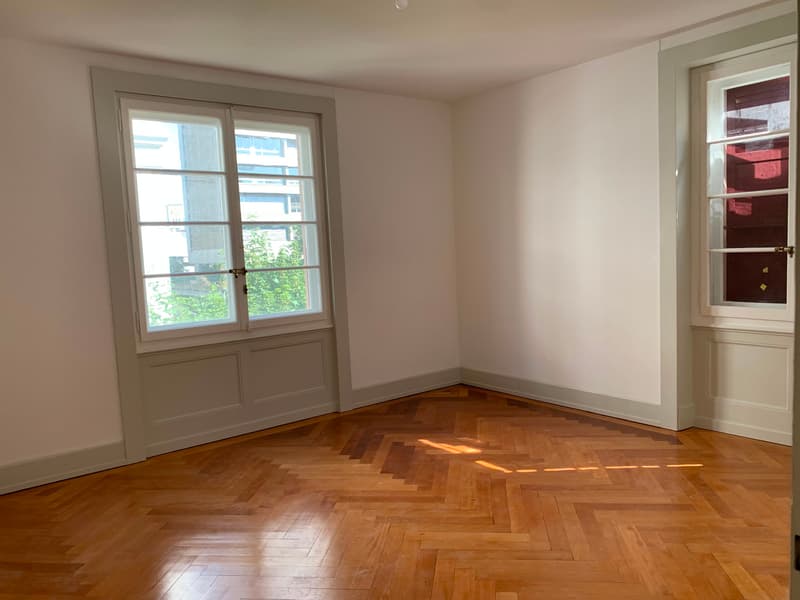 Superbe appartement rénové, offrant un cadre lumineux et spacieux, idéal pour une famille, (9)
