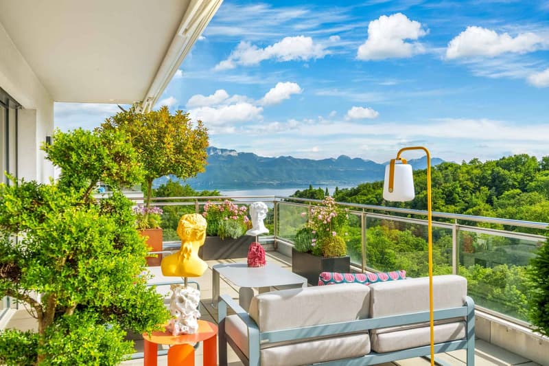 En exclusivité ! Magnifique attique de haut standing avec vue sur le lac et la forêt