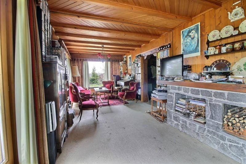 JOLI CHALET DE 5 PIECES AVEC UNE DEPENDANCE ET 2 GARAGES FERMES (4)
