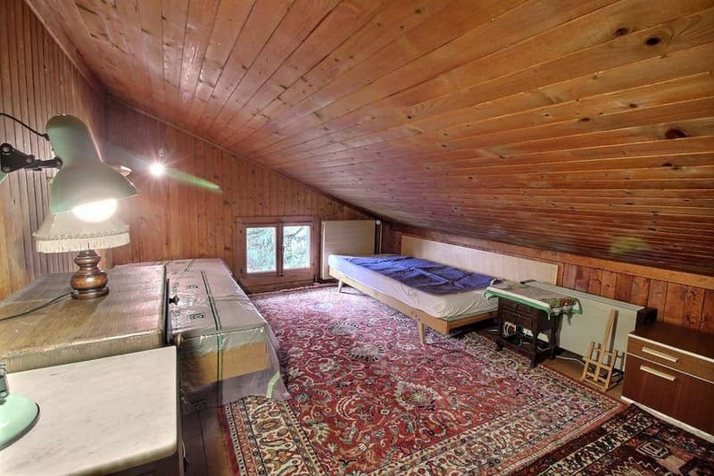 JOLI CHALET DE 5 PIECES AVEC UNE DEPENDANCE ET 2 GARAGES FERMES (8)