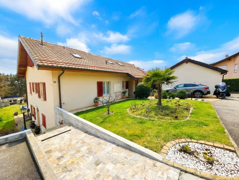 SPACIEUSE MAISON DE 6,5 PIECES AVEC GRAND JARDIN PRIVE ET PISCINE EXTERIEURE CHAUFFEE (12)