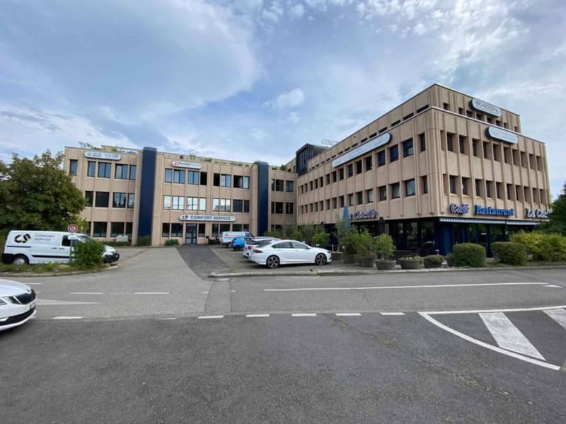 BELLE SURFACE ADMINISTRATIVE DE 186 M2 (5)