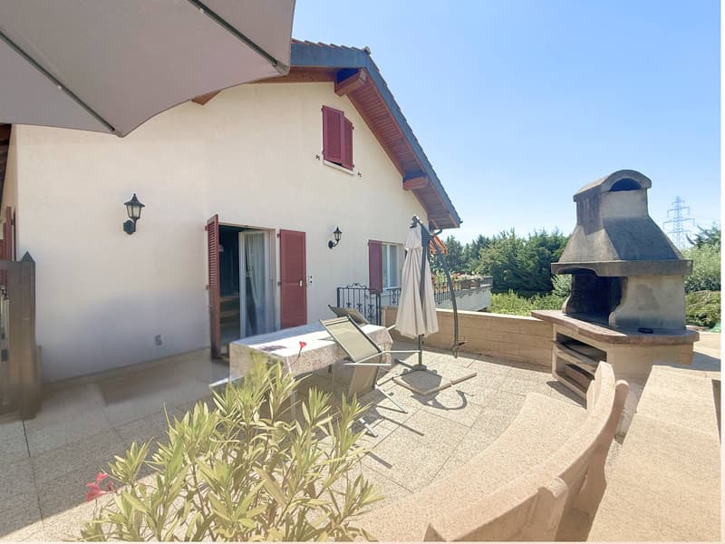 Villa familiale avec piscine et vue dégagée aux portes de Lausanne (3)