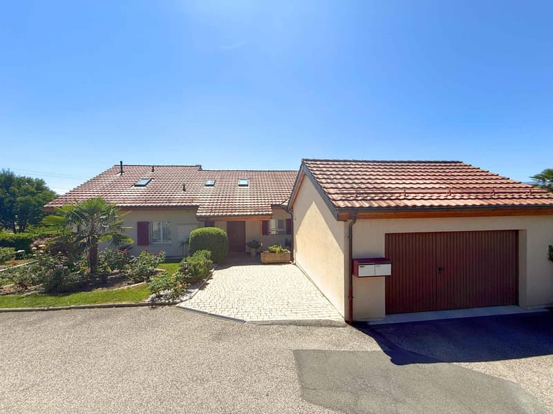 Villa familiale avec piscine et vue dégagée aux portes de Lausanne (11)