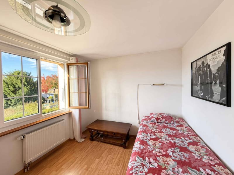 RENENS Villa mitoyenne de 5.5 pièces avec jardin arboré et beaux volumes (9)