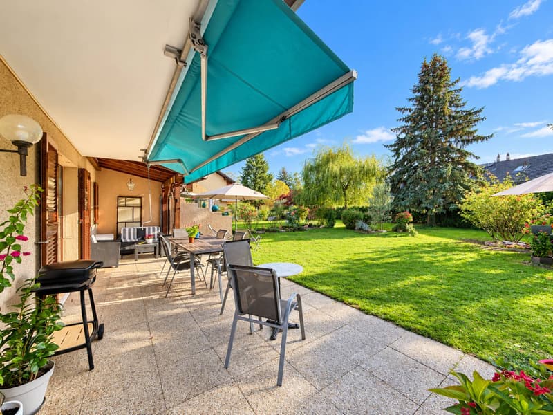 RENENS Villa mitoyenne de 5.5 pièces avec jardin arboré et beaux volumes (2)