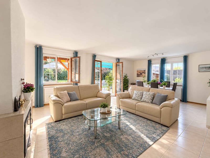 RENENS Villa mitoyenne de 5.5 pièces avec jardin arboré et beaux volumes (5)