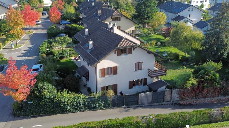 RENENS Villa mitoyenne de 5.5 pièces avec jardin arboré et beaux volumes (1)