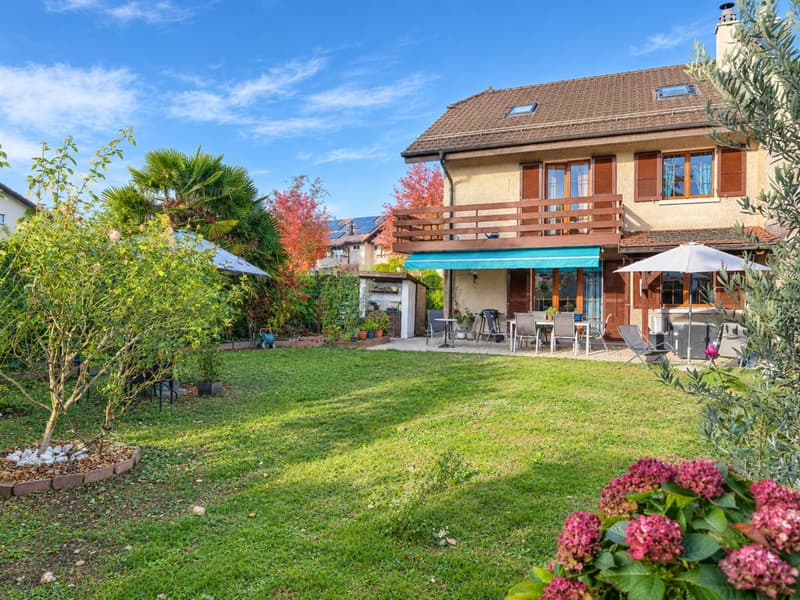 RENENS Villa mitoyenne de 5.5 pièces avec jardin arboré et beaux volumes (12)