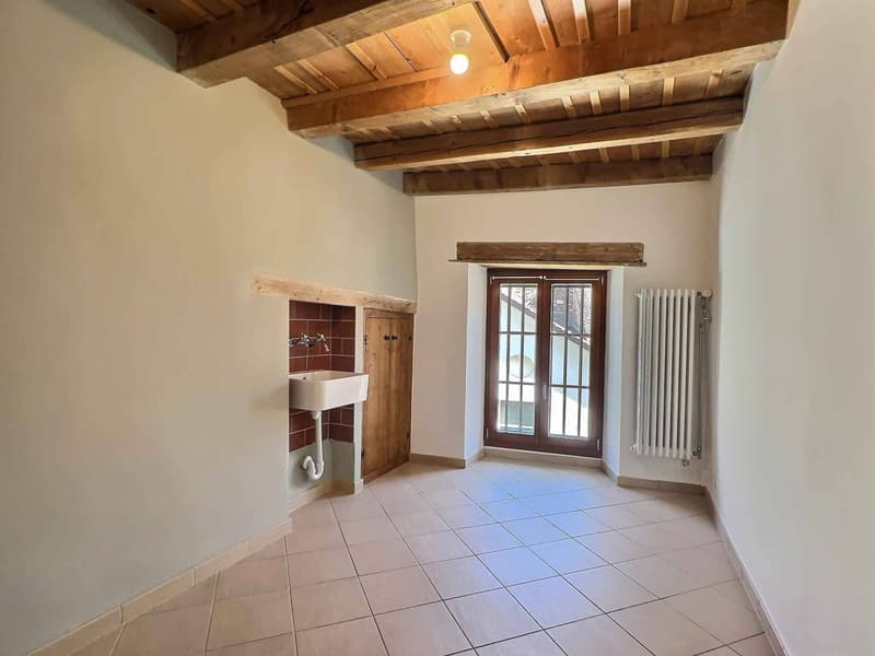 Spacieux logement de 5,5 pièces de charme au cur de la Vieille-Ville de Cossonay (5)