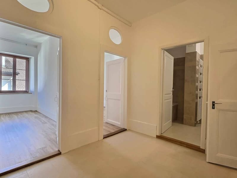 Spacieux logement de 5,5 pièces de charme au cur de la Vieille-Ville de Cossonay (9)