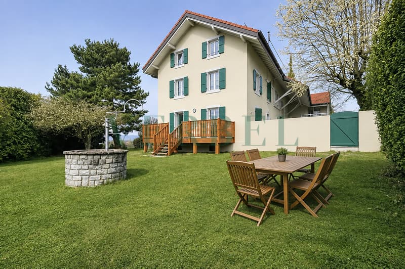 Maison contiguë de caractère avec grand jardin (1)
