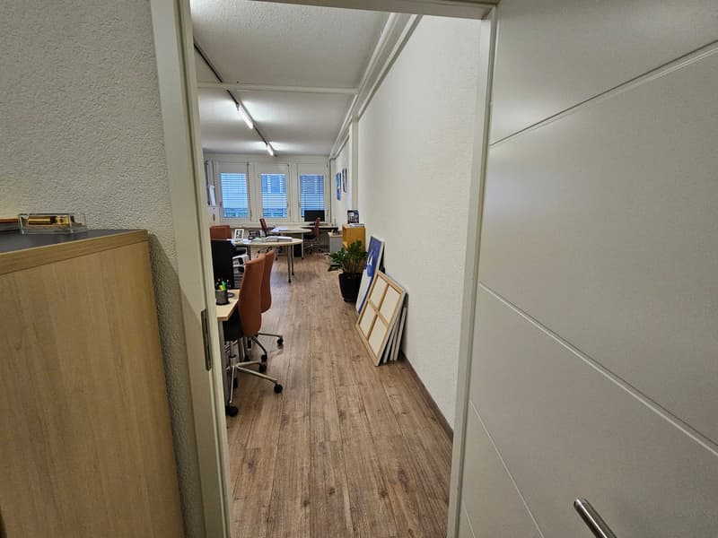 A louer surface administrative complètement aménagée (8)