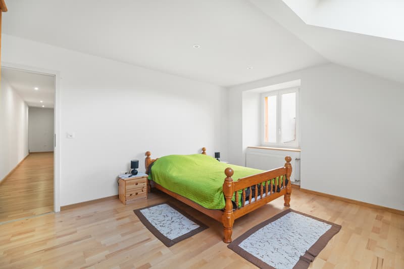 Grande maison rénovée avec deux appartements Opportunité rare à Bavois (8)