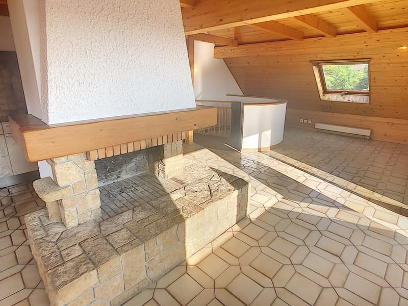 Au coeur de la bourgade d'Oron-la-Ville  5.5 pièces en triplex (9)