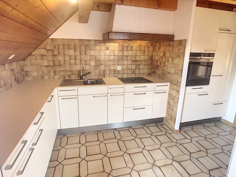 Au coeur de la bourgade d'Oron-la-Ville  5.5 pièces en triplex (2)