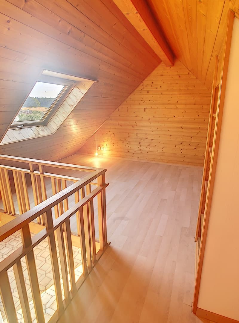 Au coeur de la bourgade d'Oron-la-Ville  5.5 pièces en triplex (10)