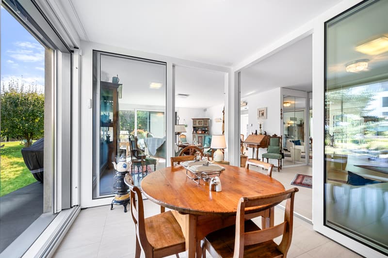 Élégant appartement sur deux niveaux avec jardin privatif arboré (5)