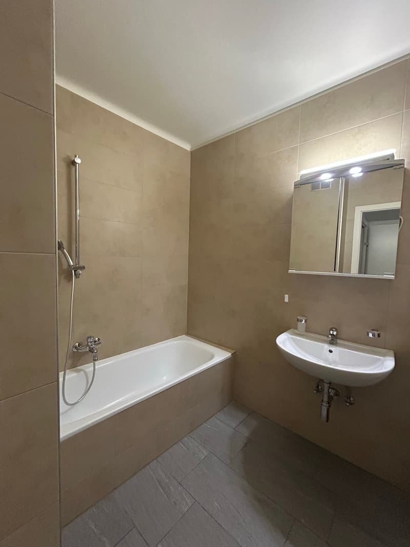 Charmant appartement de 2,5 pièces avec balcon à Vallorbe (10)