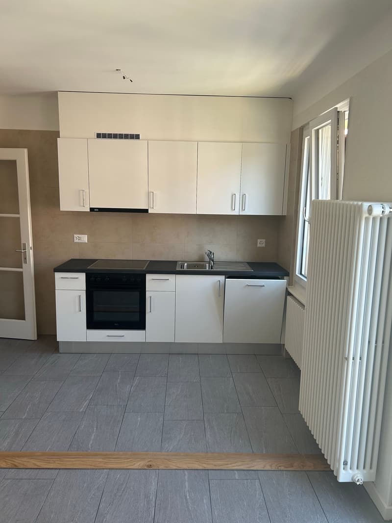 Charmant appartement de 2,5 pièces avec balcon à Vallorbe (4)